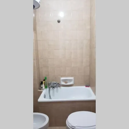 Piccolo Accogliente Appartamento Vicino Al Mare/Небольшая Уютная Квартира Рядом С Морем. דירה סקליאה